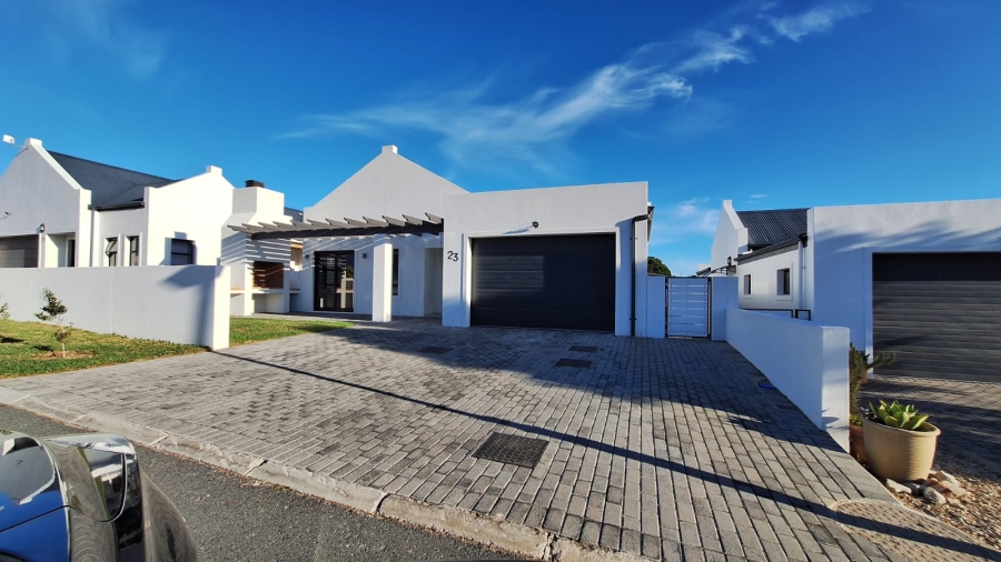3 Bedroom Property for Sale in Sandbaai Western Cape